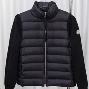 Men's Black Puffer Jacket
Fits men small /medium